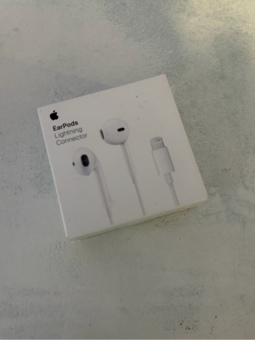 NIB Apple EarPods Lightning Connector in White